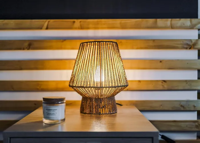 Hébergement de vacances 4 Bedroom House Eccles