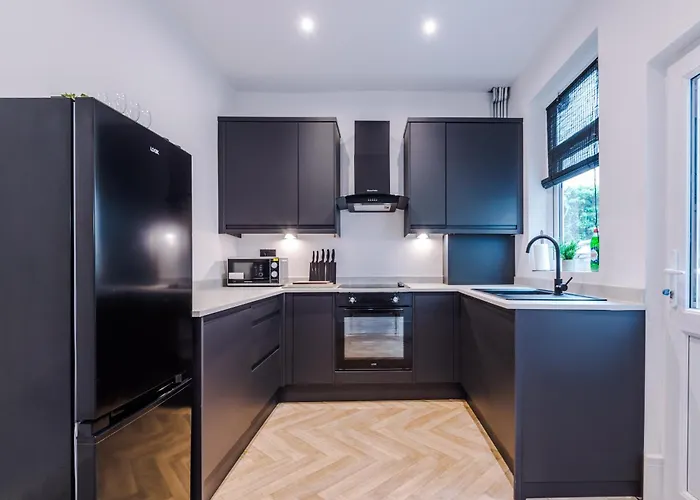 Hébergement de vacances 4 Bedroom House Eccles *