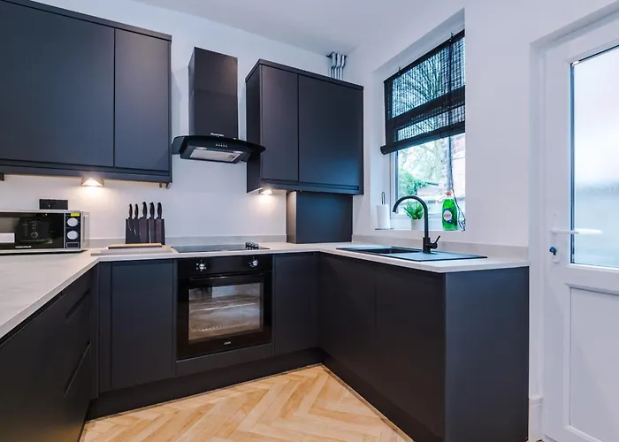 4 Bedroom House Eccles * Manchester