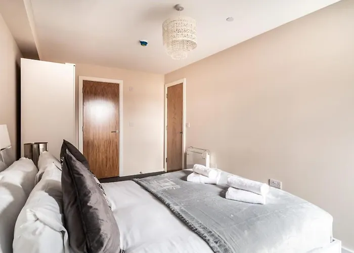 Spacious & Bright 2 Bed In Daire