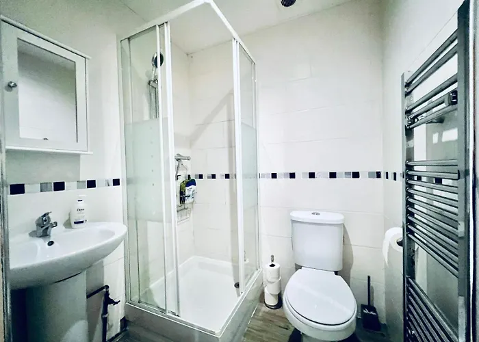 Lovely 4 Bed Apartamento