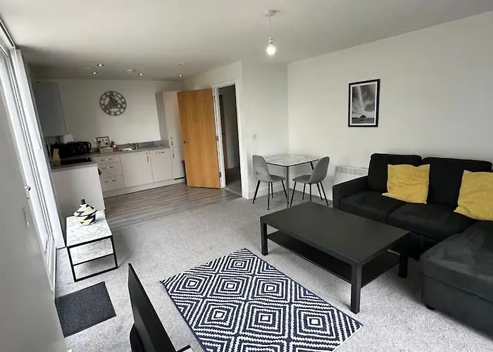 Chic 1 Bed Mcr Ap W/balcony- Sleeps 4