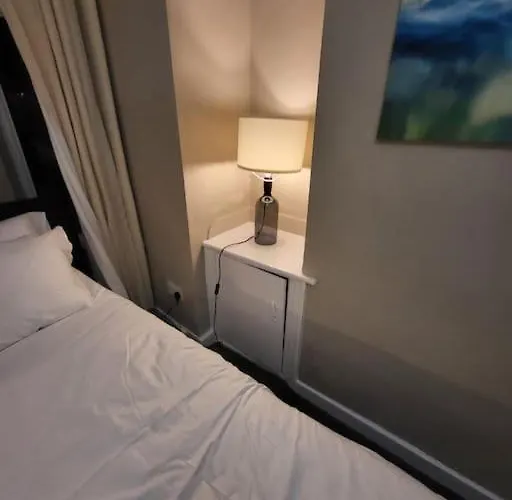 Casa vacanze 4 Bedrooms, 8 Min To City!