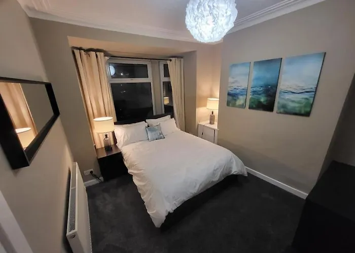 Casa vacanze 4 Bedrooms, 8 Min To City! Manchester