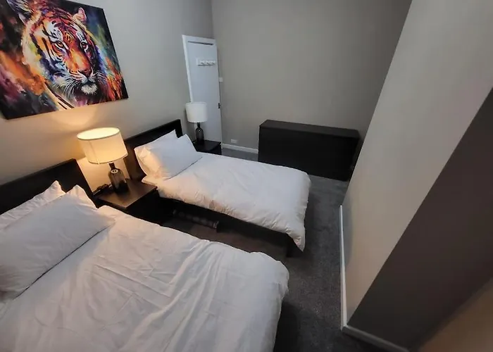 4 Bedrooms, 8 Min To City! 別荘 *