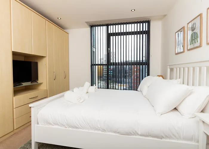 Gem: Cosy 2br With Private Balcony