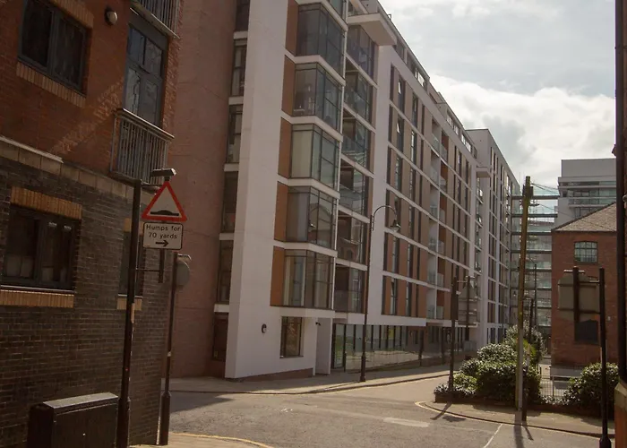 Gem: Cosy 2br With Private Balcony