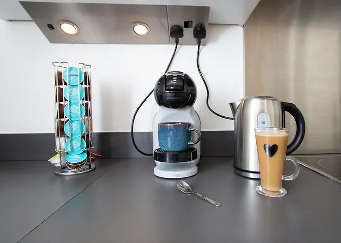 Gem: Cosy 2br With Private Balcony Appartement Manchester