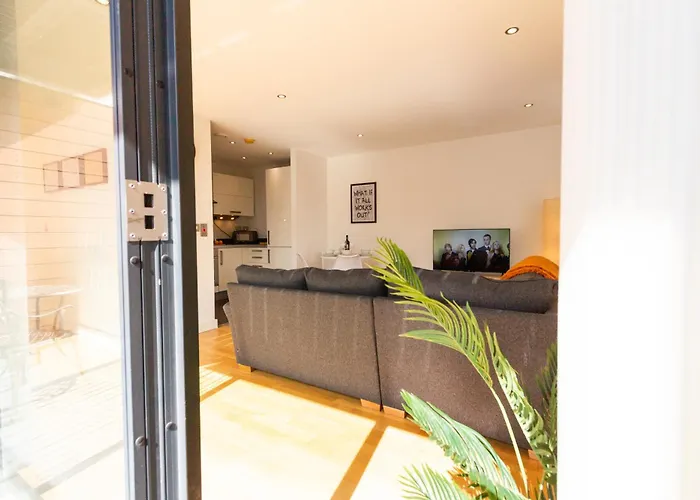 Appartement Gem: Cosy 2br With Private Balcony