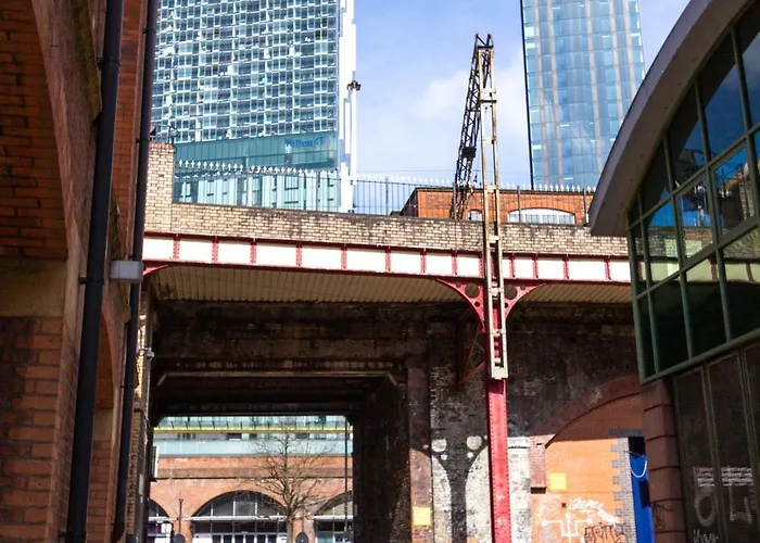 Gem: Cosy 2br With Private Balcony Apartment