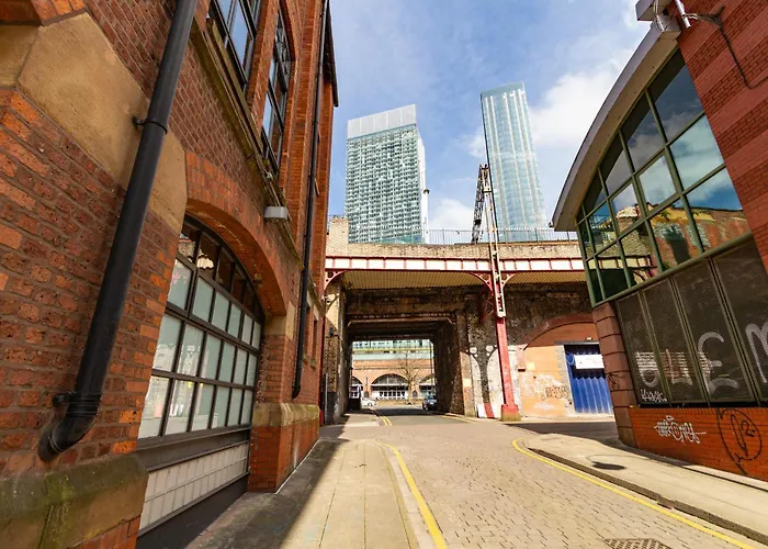 Gem: Cosy 2br With Private Balcony Apartment *