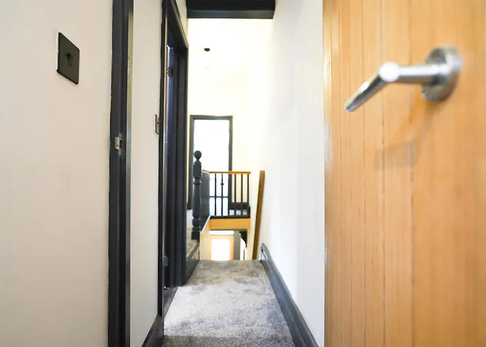 3-bed House In Near Old Trafford * 맨체스터