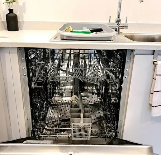 Ls96 No Serviced 4r شقة مانشستر