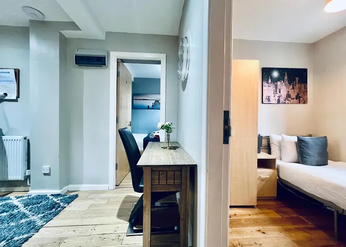 Lovely 4 Bed * Mánchester