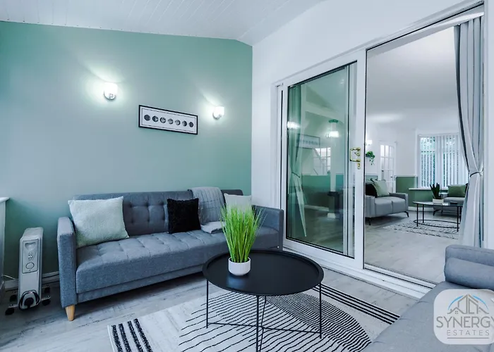 Jade House, - By Synergy Estates * 맨체스터