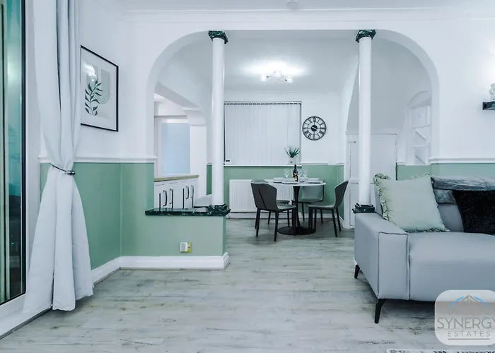 Jade House, - By Synergy Estates Prázdninový dům