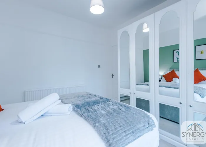 Jade House, - By Synergy Estates * Manchester