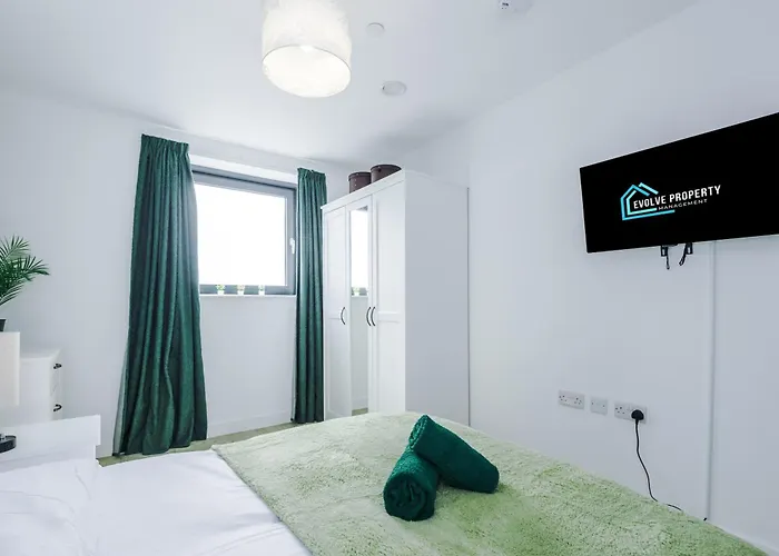 Daire Stylish Apartment, Sleeps 6, Pool Table, Smart Tvs, Parking Available
