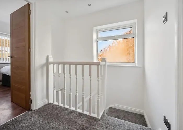 House In Heald Village بيت للعطل مانشستر