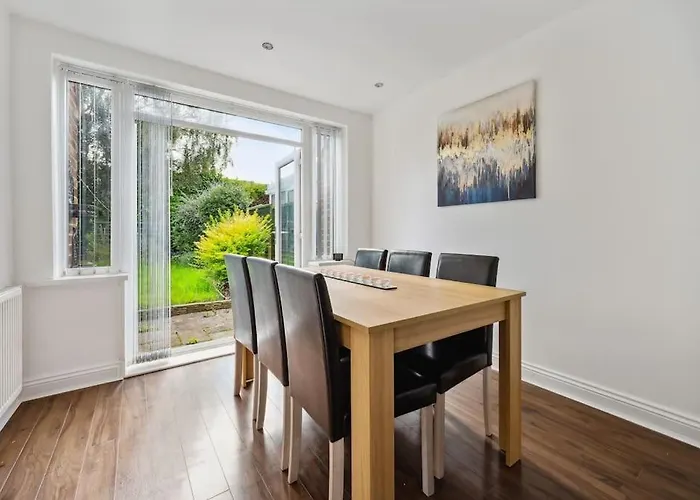 House In Heald Village بيت للعطل