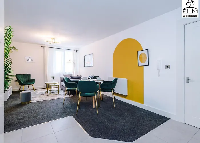 Elm , Collection Of Available Near Media , Free Parking 3*