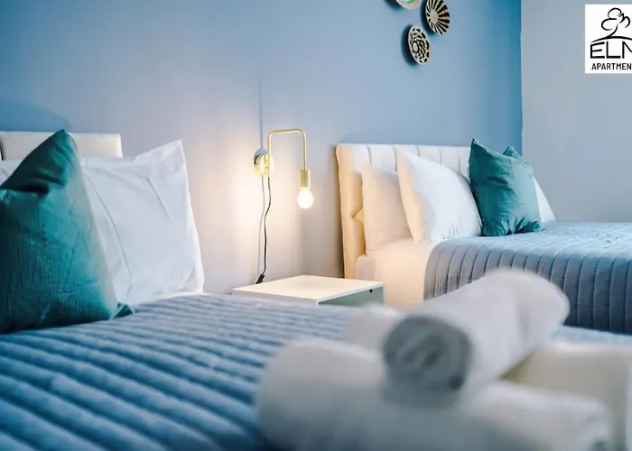 아파트 Luxurious 1-bedroom Apartment, Sleeps 4, Free Parking *