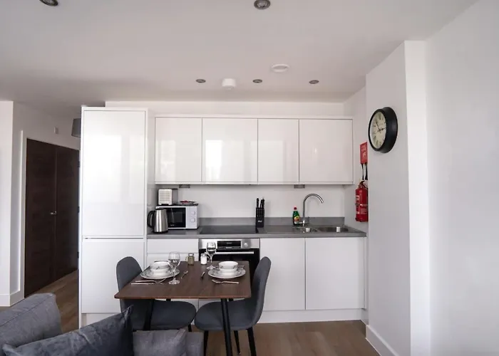 Zeni, Alexandra Rise Chic Appartement Manchester