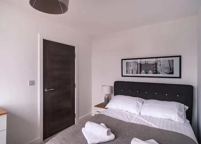 Zeni, Alexandra Rise Cosy 1 Bed Appartement *