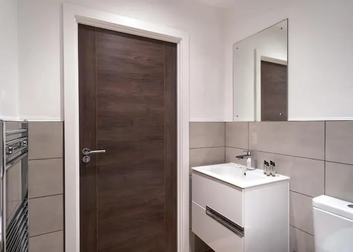 Zeni, Alexandra Rise Neat 1 Bed Manchester