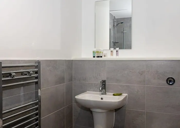 Stunning 2 Bed In Salford Amazing Views 아파트 *