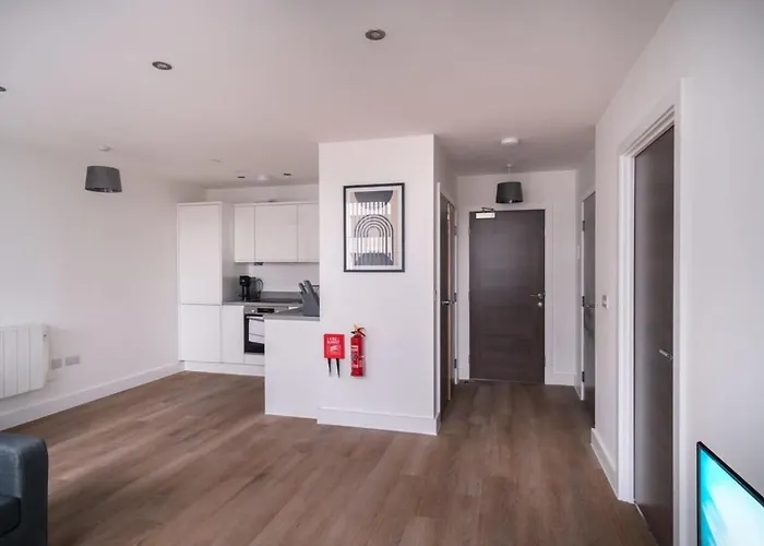 Zeni, Alexandra Rise Chic 1br Flat Apartment