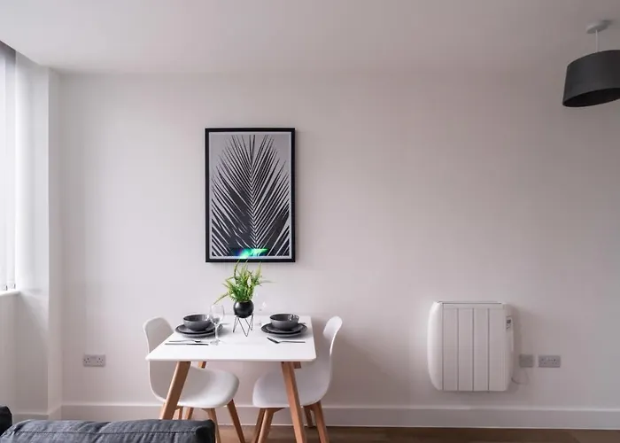 Apartment Zeni, Alexandra Rise Chic 1br Flat