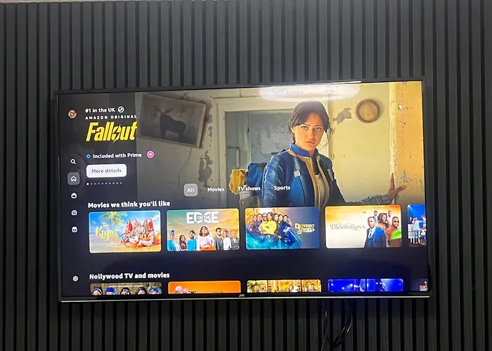 Dynasty - Alison Kelly Close Apartman Manchester