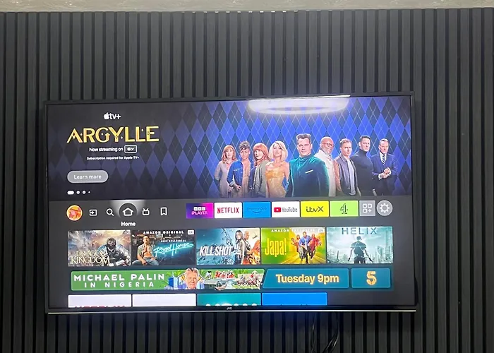 Dynasty - Alison Kelly Close Mánchester