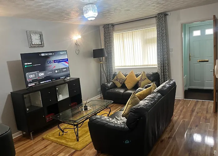 Charming 2-bedroom In Apartamento