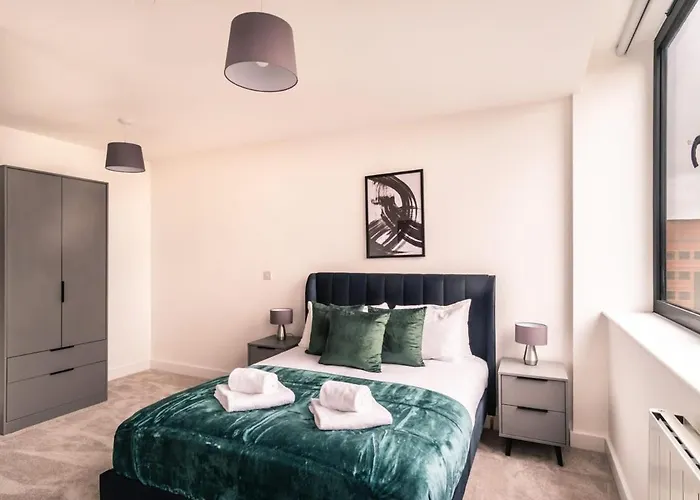 Stayzeni, Alexandra Rise Cool 1 Bed * Manchester