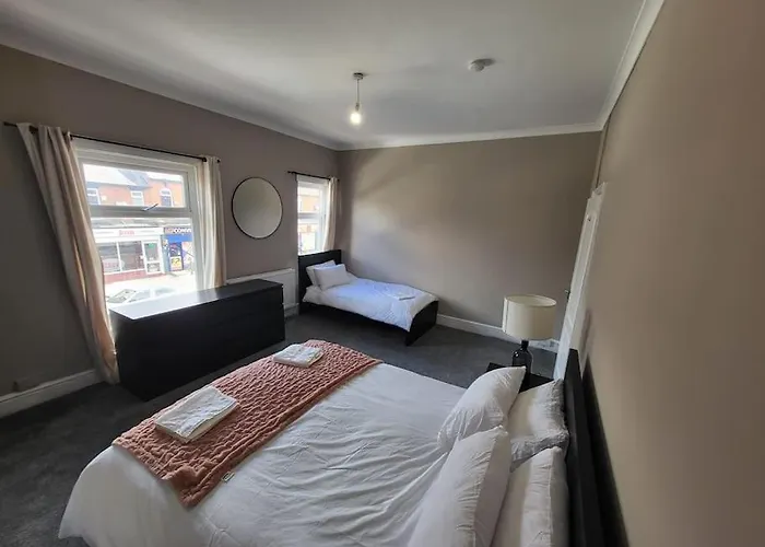 Lägenhet 4 Bedroom House, 8 Min To City! Manchester