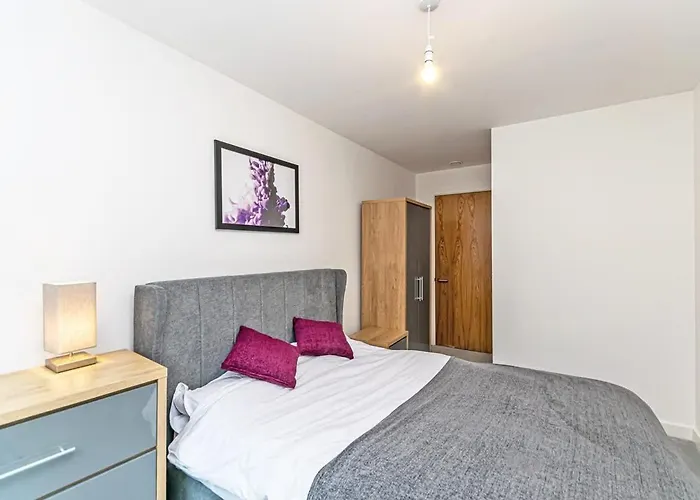 Contemporary 2 Bed In *