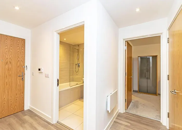 Contemporary 2 Bed In