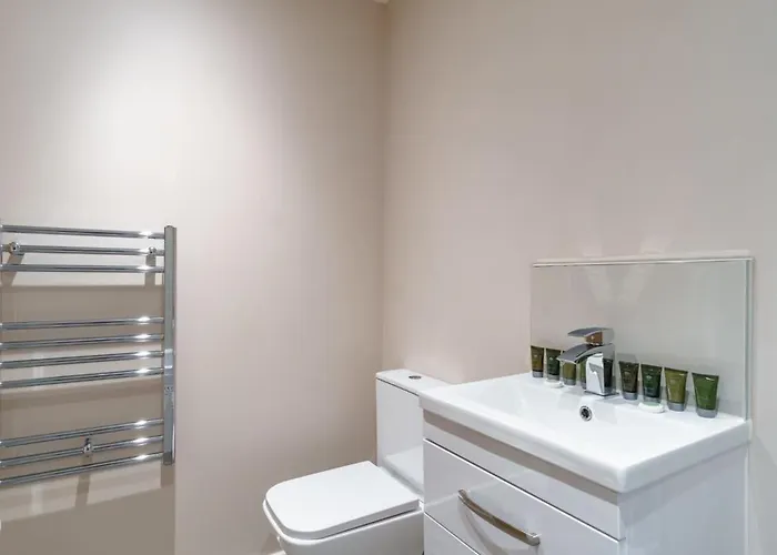 Bright 2 Bed - Sleeps 4 * Mánchester