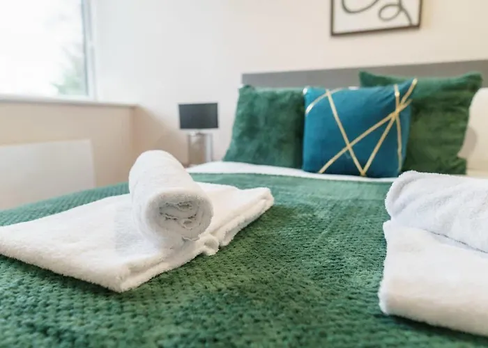 Bright 2 Bed - Sleeps 4 * Manchester