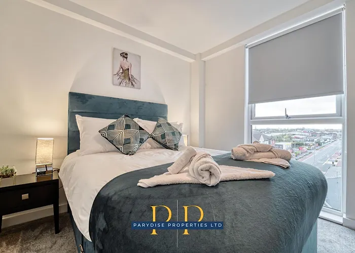 The Middlewood Plaza - By Parydise - Business Or Leisure Stays, Location, Sleeps 4, Salford * Mánchester
