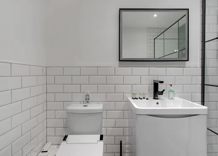 Daire Luxury King Near Royal Hospital - Pass The Keys Manchester