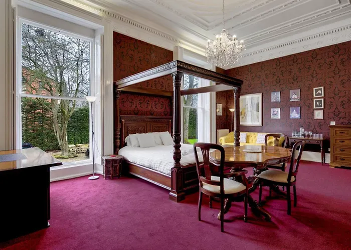 Luxury King Near Royal Hospital - Pass The Keys *