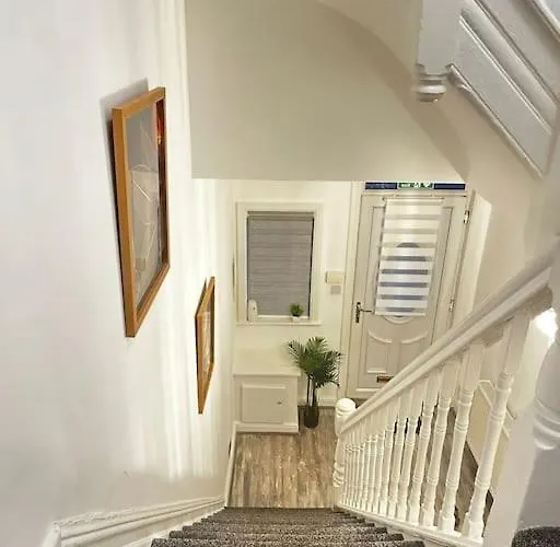 Lovely 5br In Manchester. Close To The Lejlighed *