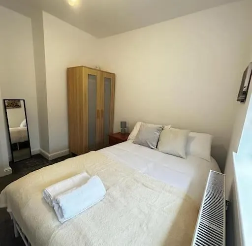 아파트 Lovely 5br In Manchester. Close To The *