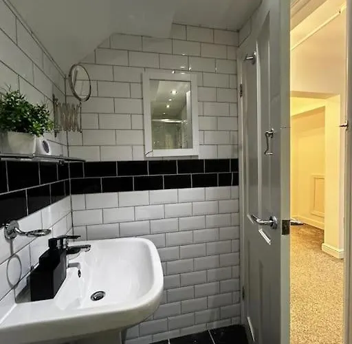 Lejlighed Lovely 5br In Manchester. Close To The Manchester