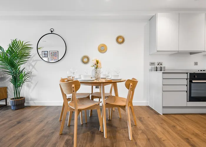 Harboview Haven Waterfront Apartment Manchester