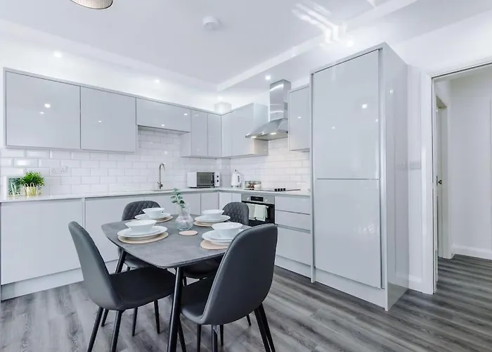 Heart Of Didsbury, Private Gated Car Park By Hass Haus * Manchester