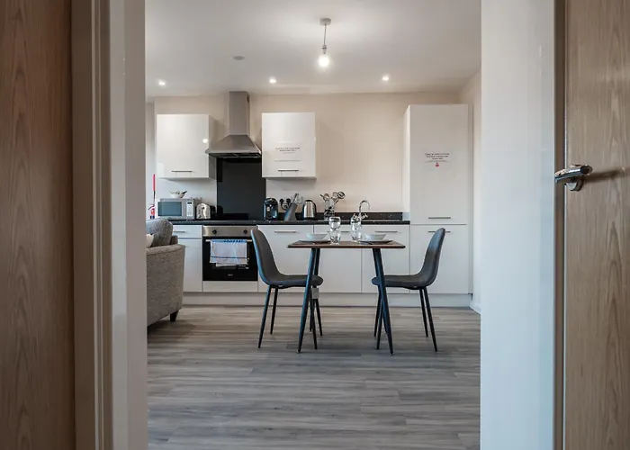 Modern Apartment, Free Parking For Two, Smart Tvs, Location 아파트 *